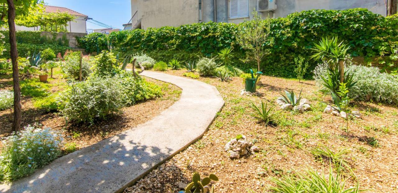 מאקרסקה Apartments Fanito מראה חיצוני תמונה