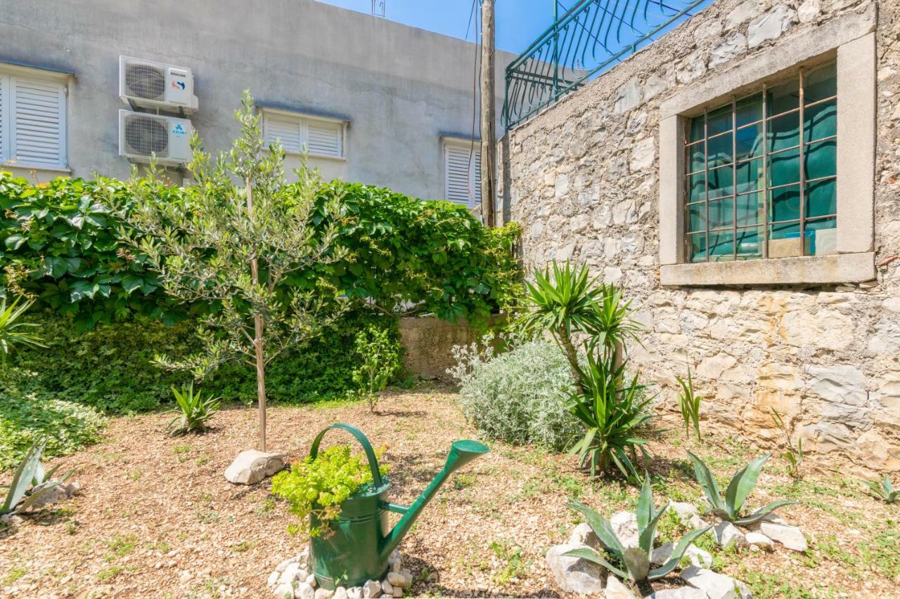 מאקרסקה Apartments Fanito מראה חיצוני תמונה