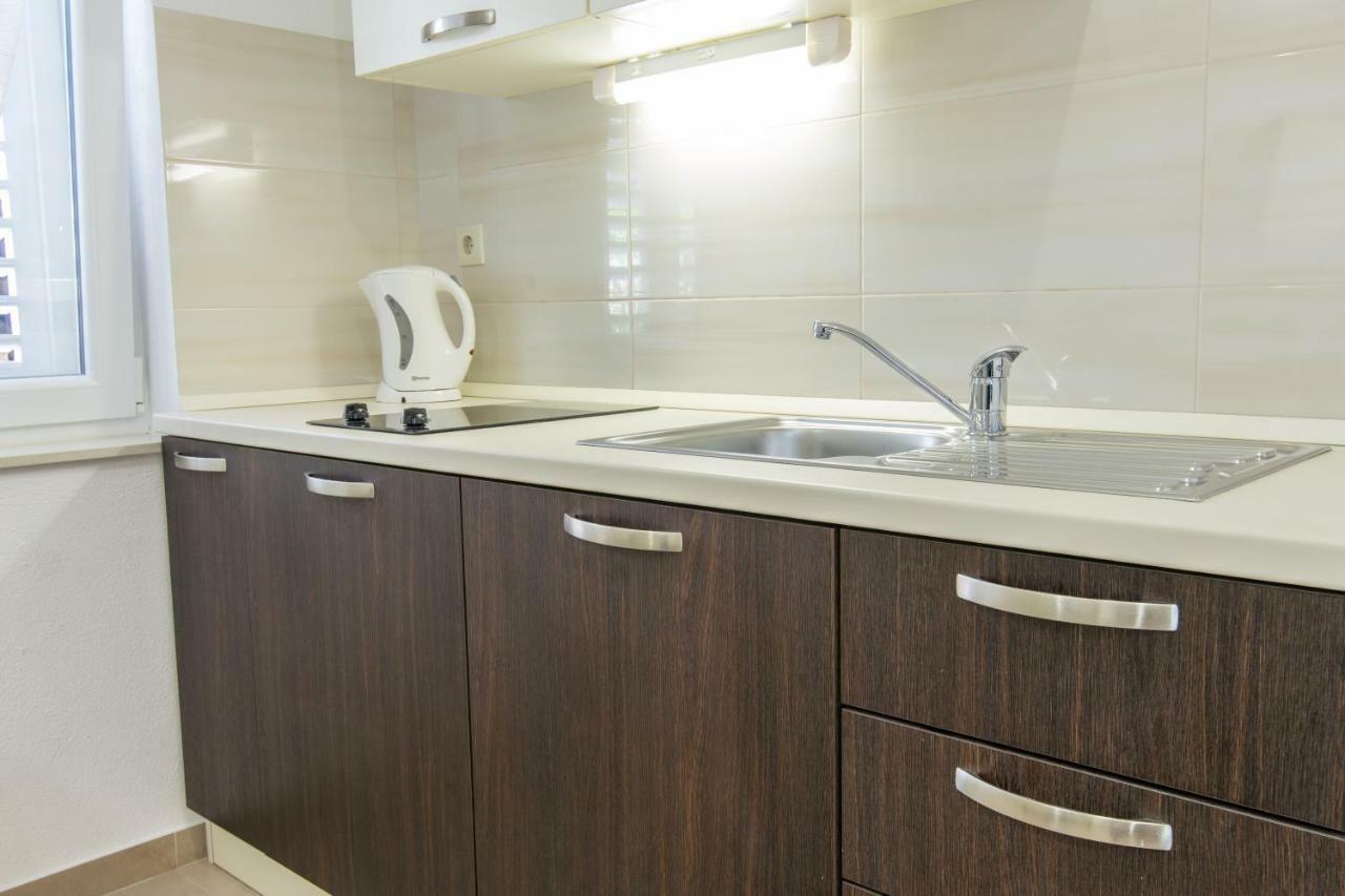 מאקרסקה Apartments Fanito מראה חיצוני תמונה